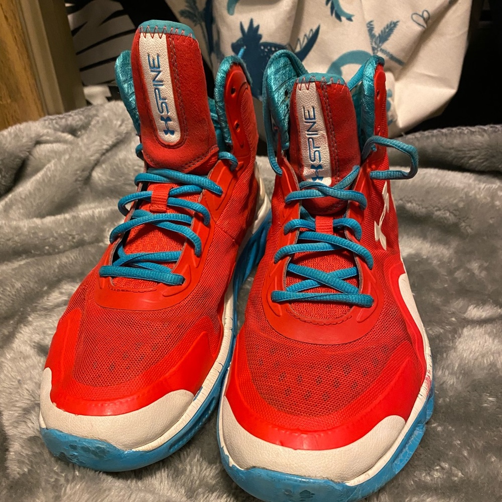 Men’s Under Armor basketball shoes